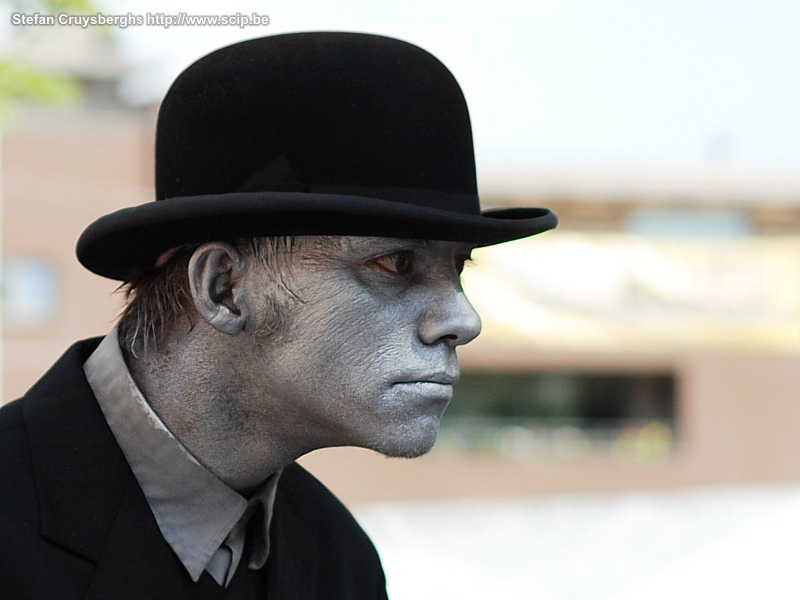 Contest for Living Statues Last weekend my hometown Lommel organized the European Contest for Living Statues. More than 45 beautiful living statues were invited and during 2 days they demonstrated their skills. Hereby a few close-up photos of some of these artists. Stefan Cruysberghs